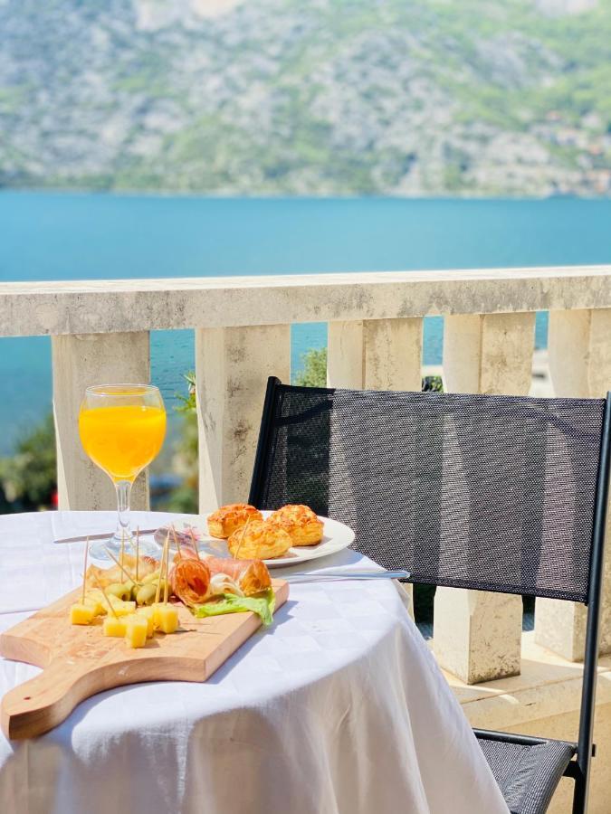 Villa Blanca Risan Buitenkant foto